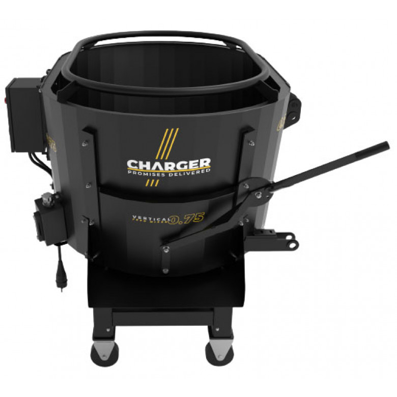 Вертикальный смеситель-кормораздатчик CELIKEL CHARGER V0.75 E